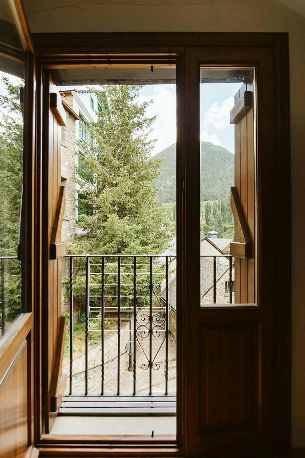 Casa Begona - Wifi Sencillo Y Acogedor Appartement Sallent de Gállego Buitenkant foto