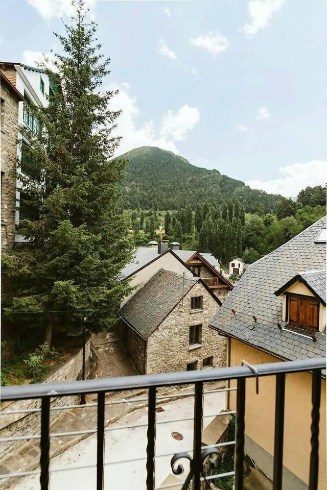 Casa Begona - Wifi Sencillo Y Acogedor Appartement Sallent de Gállego Buitenkant foto